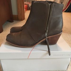 Sole Society Ines Bootie - size 9