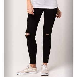 black ripped skinny jeans from tilly's