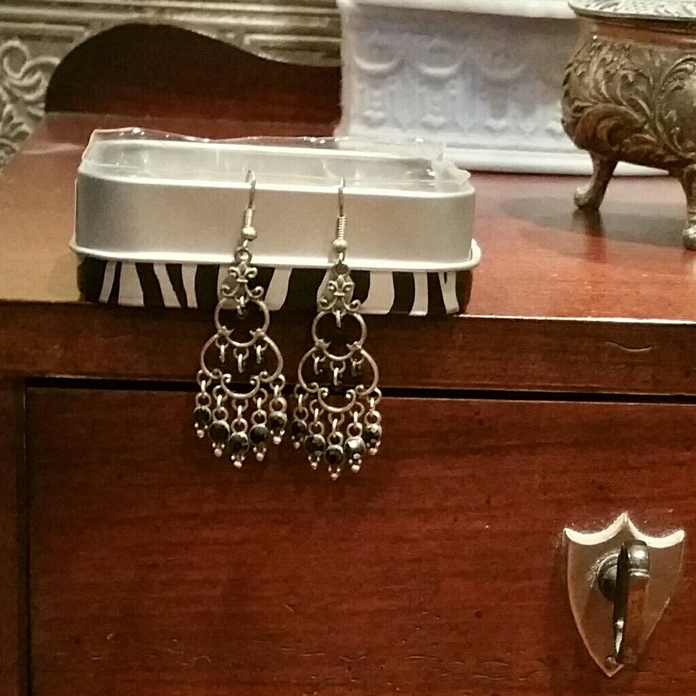 Silver and black dangle earrings - Picture 2 of 2