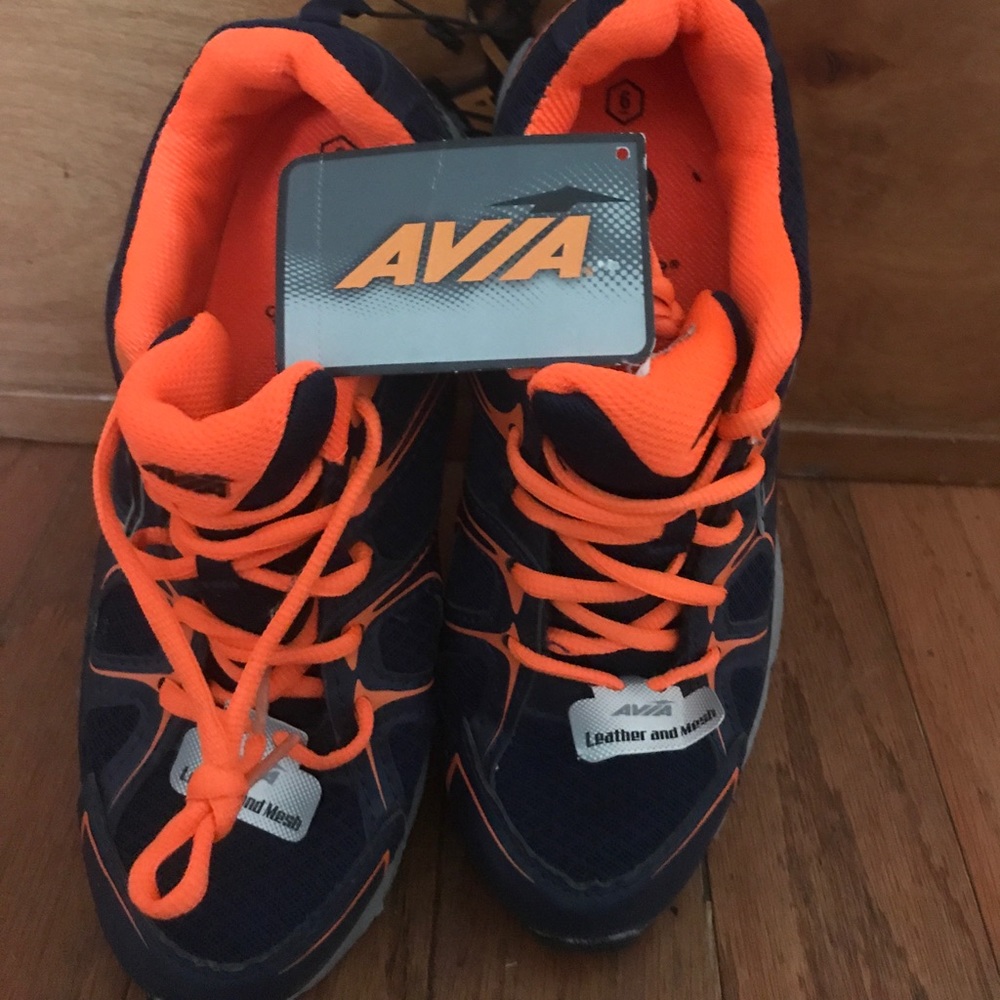 Boys Avia Spire size 6