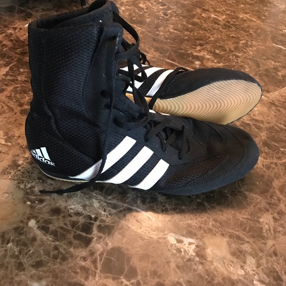 Men's Adidas boxing/wrestling shoes