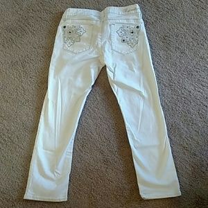 White cropped jeans.