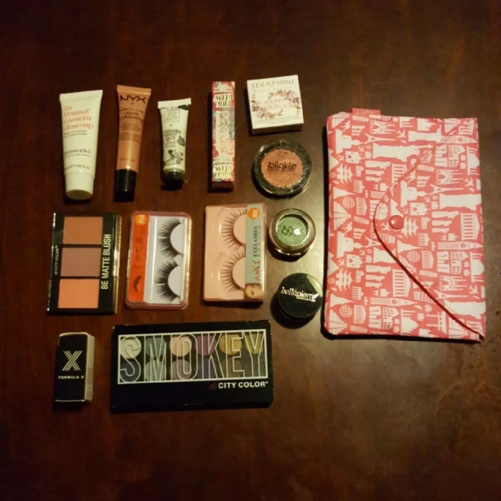 **SOLD ON Ⓜ️ERCARI**