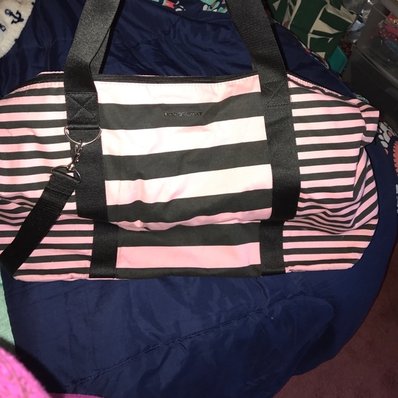 Victoria Secret Getaway bag - Picture 5 of 7