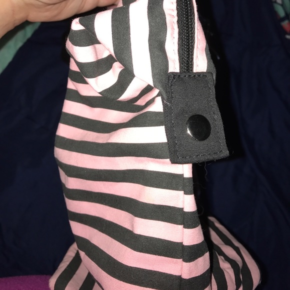 Victoria Secret Getaway bag - Picture 6 of 7