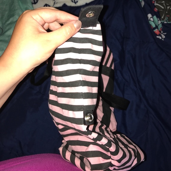 Victoria Secret Getaway bag - Picture 7 of 7