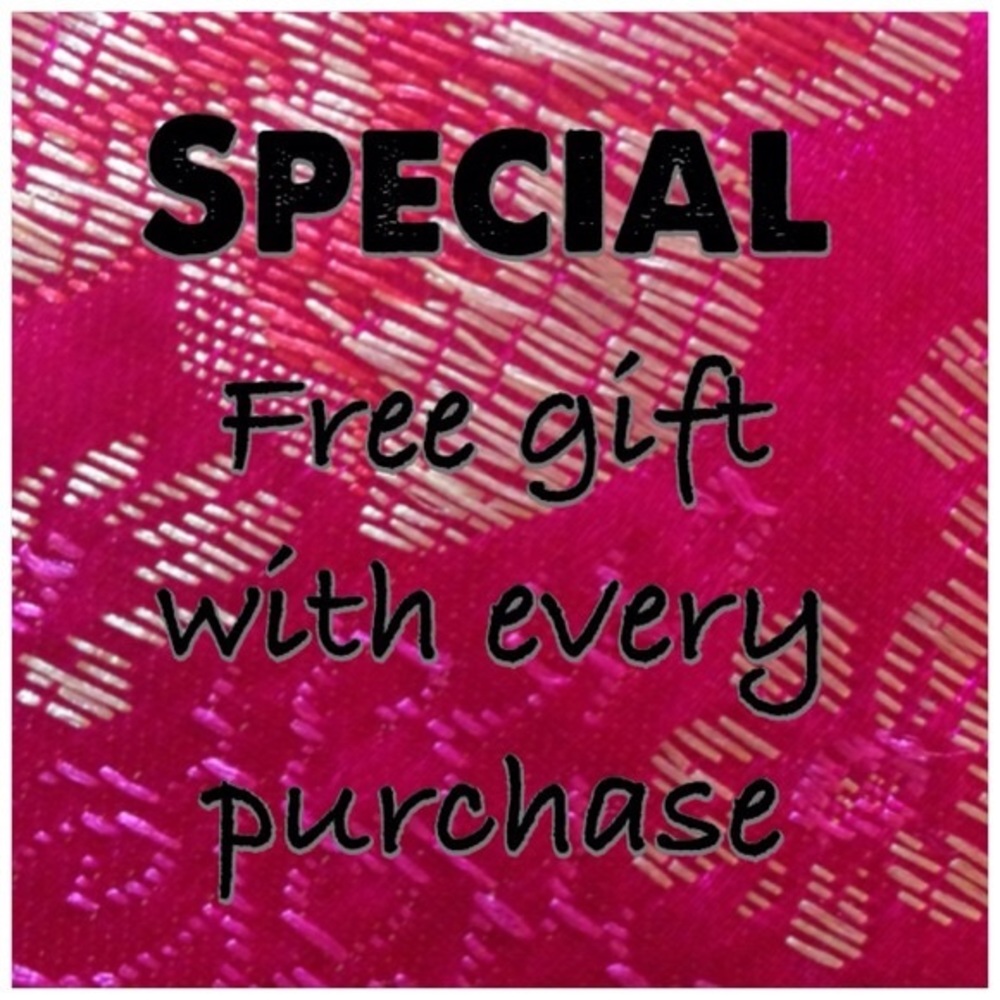 🎉🛍🌟💓FREE GIFT WITH EVERY PURCHASE!!💓🌟🛍🎉
