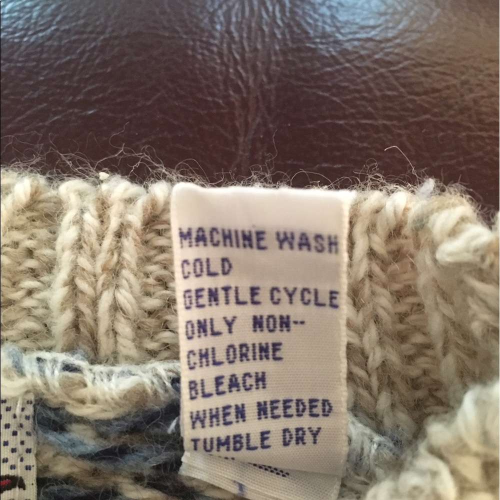 Comfy, warm, part wool sweater - Picture 6 of 7