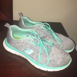 Sketchers size 9