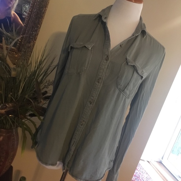 American Eagle Outfitters Tops - American Eagle Boyfriend Shirt