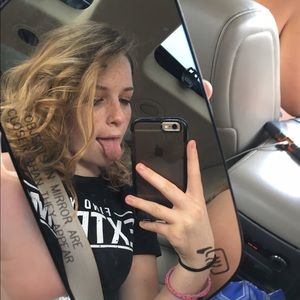 Meet your Posher, Dakota