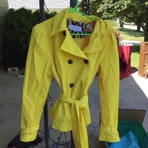 Yellow belted short rain coat