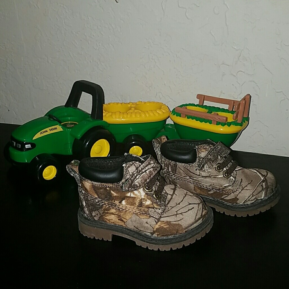 Garanimals size 4 toddler ankle boots