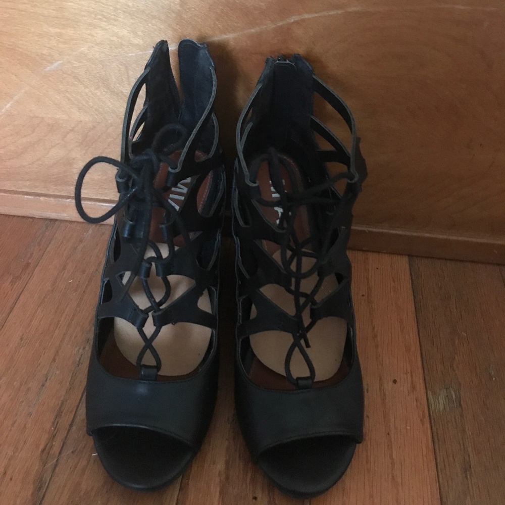 Mia lace up platform sandal size 6.5 women's