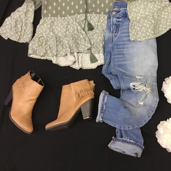 NIB Distressed Fringe Tan Boho Ankle Booties - Picture 5 of 7