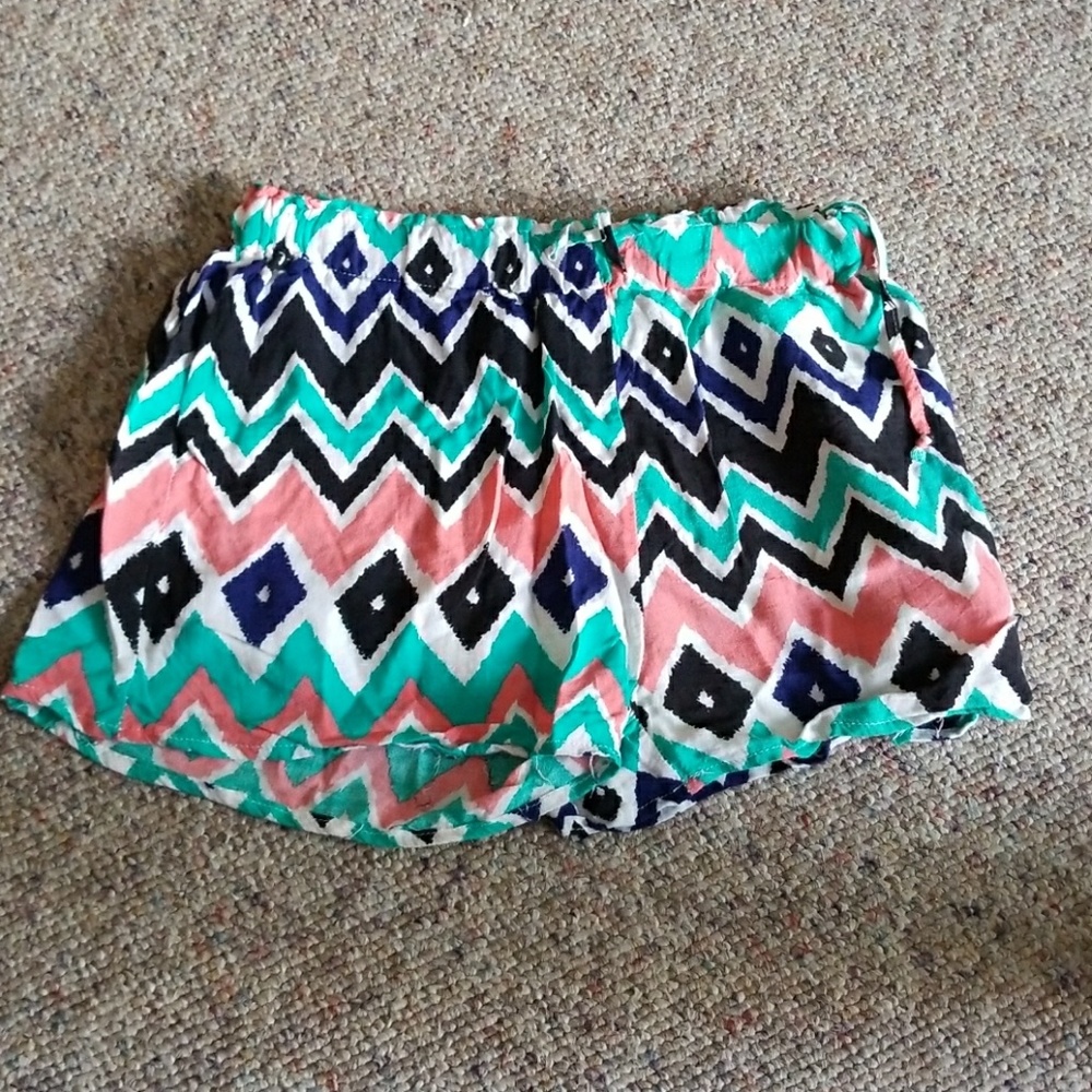 Chevron pattern shorts