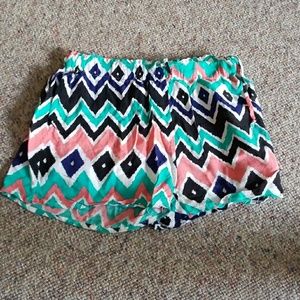 Chevron pattern shorts
