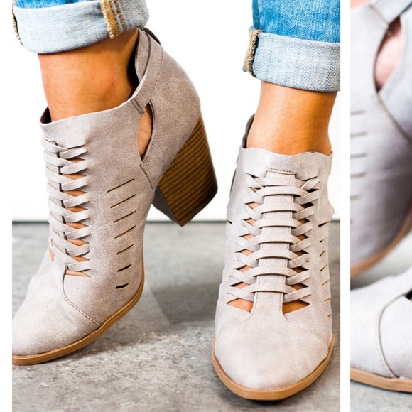 😍Restock ❗️Woven Ankle Bootie Light Grey - Picture 5 of 7