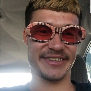 Meet your Posher, Matthew