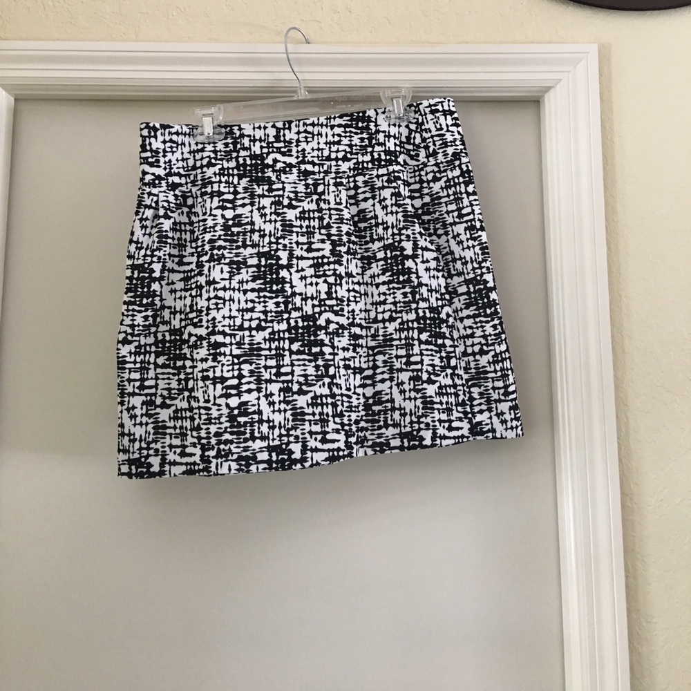 NWOT, black and white skirt.