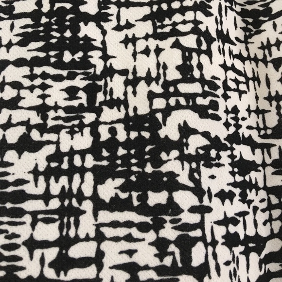 NWOT, black and white skirt. - Picture 2 of 3
