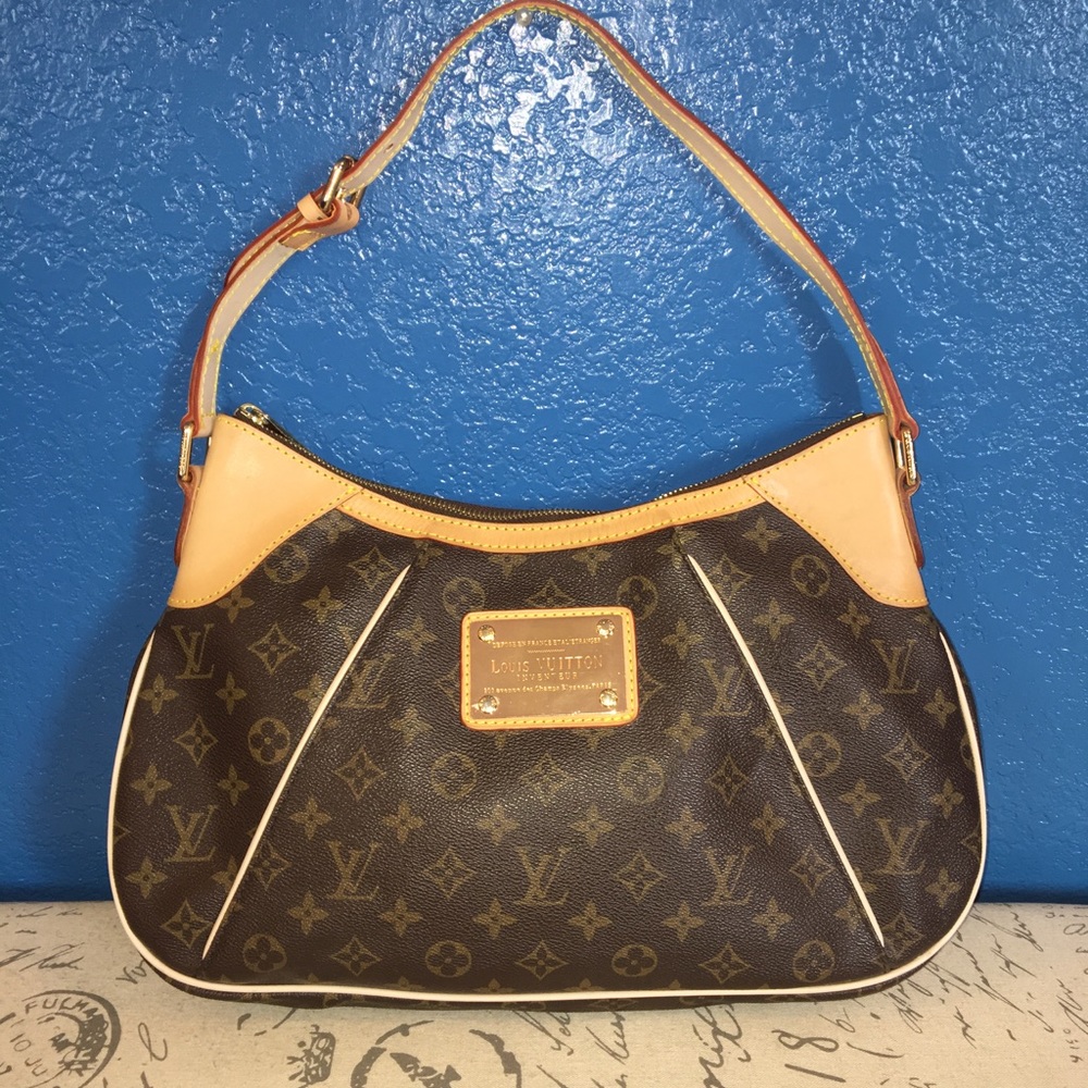 100% authentic Louis Vuitton purse! 💕