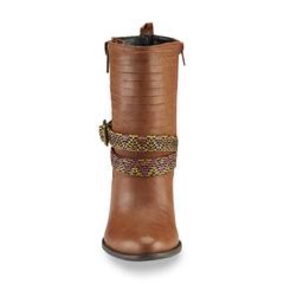 NIB Tan Boho Chic Beaded Belted Embellished Boots - Picture 8 of 8