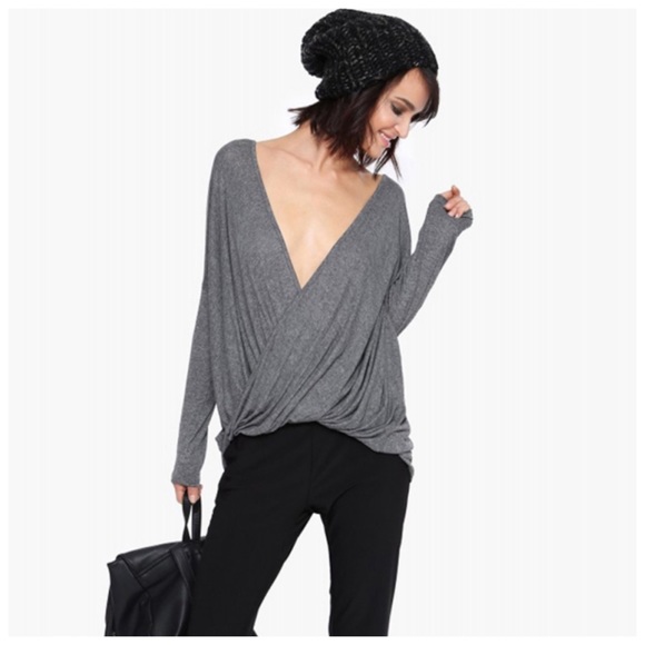 Loose Fit Flowing Top - Picture 2 of 4