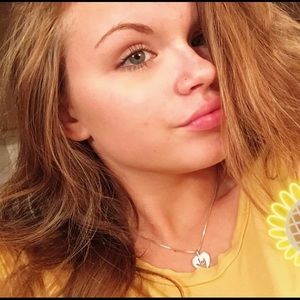 Meet your Posher, Leah