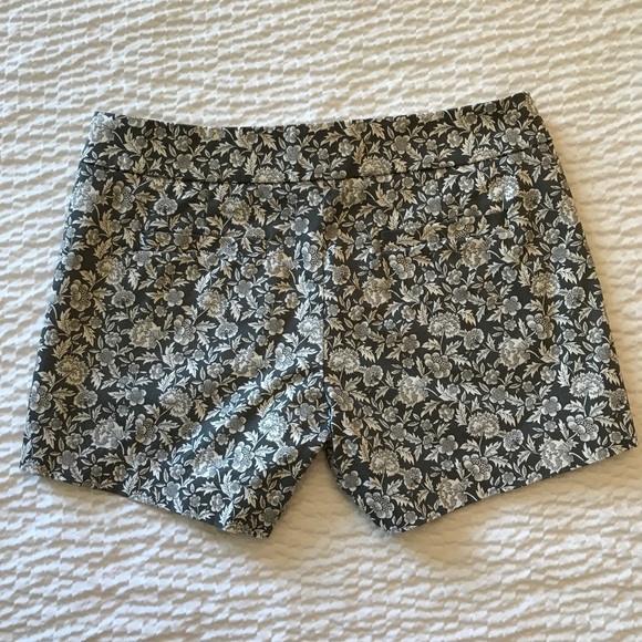 Women’s J. Crew Floral Stretch Shorts Size 8 - Picture 4 of 4