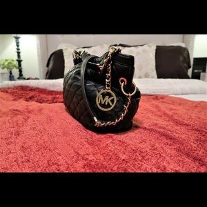 Michael Kors Susannah Medium Leather Shoulder Tote