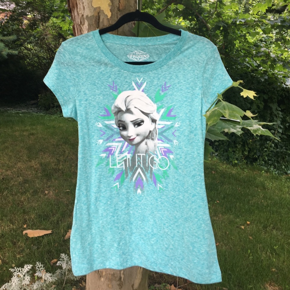 NWT Frozen Elsa Tshirt. Very flattering cut. 7-9