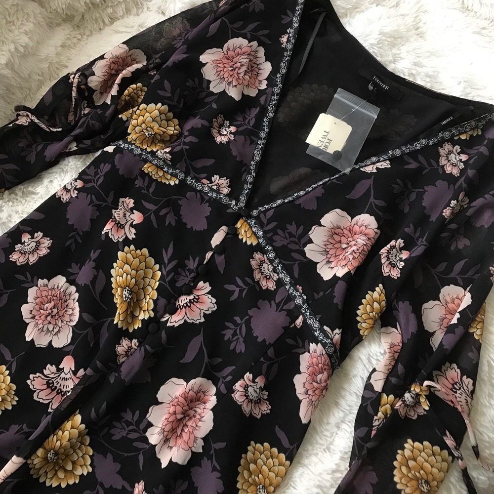 Forever 21 Floral romper size small