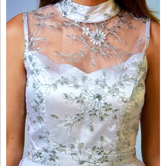 Dress - Picture 3 of 3