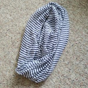 Infiniti scarf