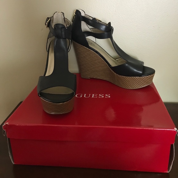 New Guess wedges - Picture 2 of 3