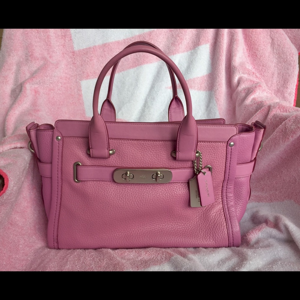 Beautiful Coach full size Swagger Carry-All