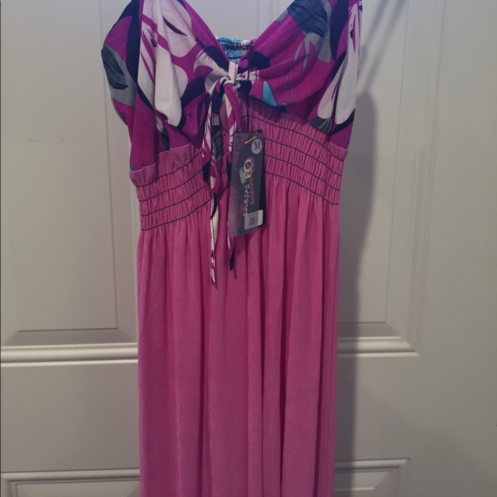 Floral print maxi dress. Adjustable straps. 🆕WT.