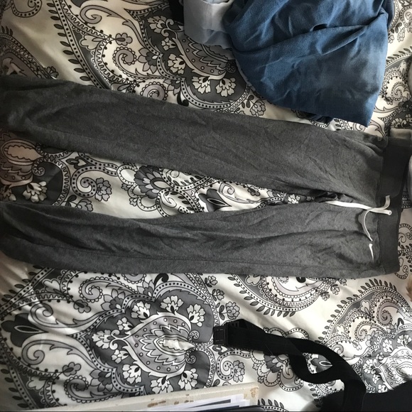 Nike joggers - Picture 1 of 4