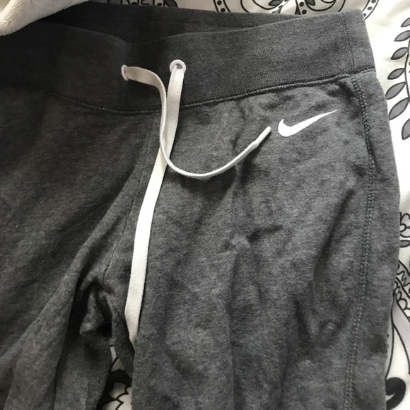 Nike joggers - Picture 2 of 4