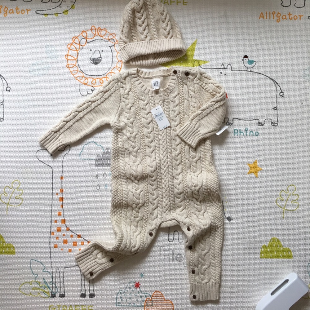 BABY GAP Cream Knitted Romper with Beanie