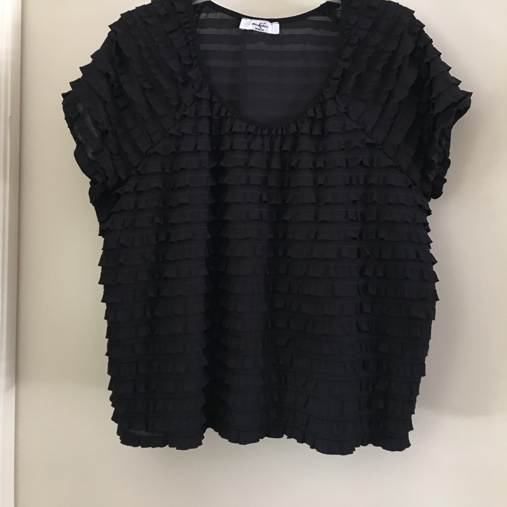 Beautiful ruffle black top.