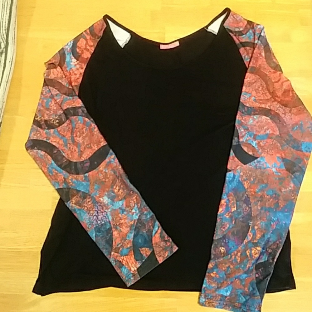 Simply Aster Black and Multi-colored Long Sleeve