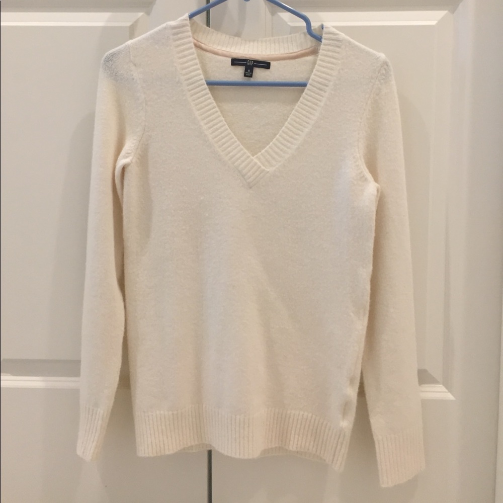 Gap V-neck sweater