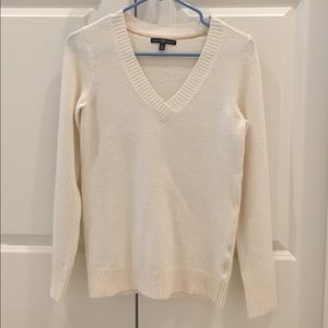 Gap V-neck sweater