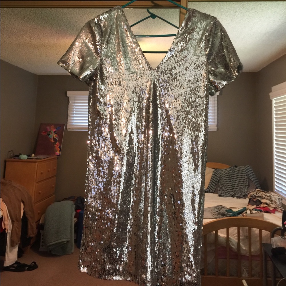 Glitter sequence silver dress from Tobi!!