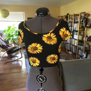 Black sunflower crop top