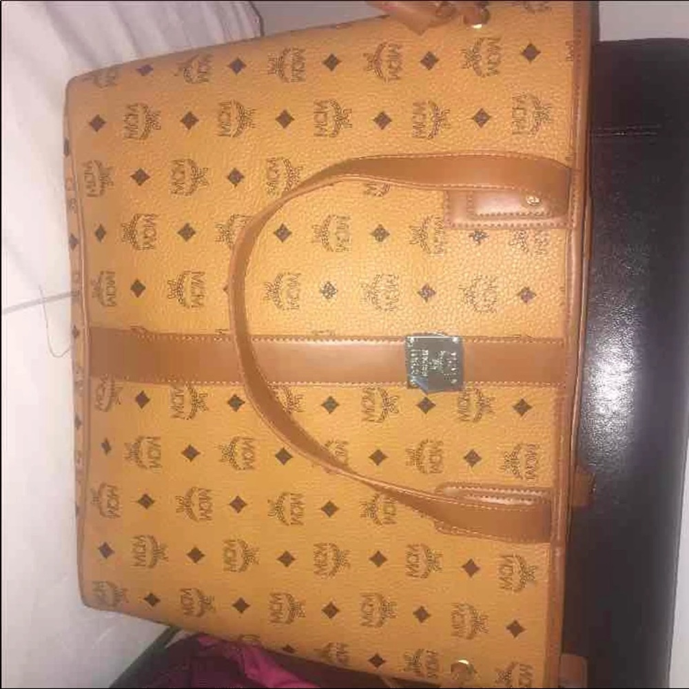 100% authentic MCM PURSE / CARRYING BAG!