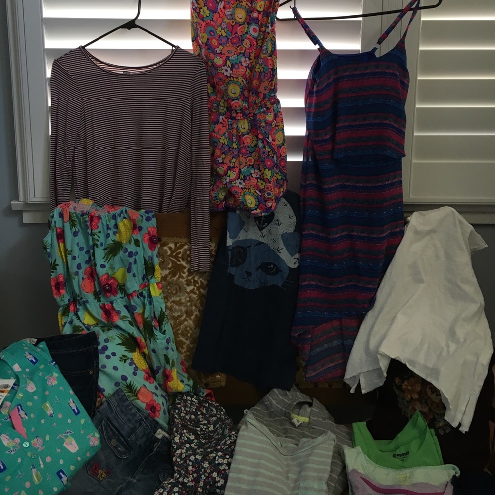 Bundle of girls clothes
