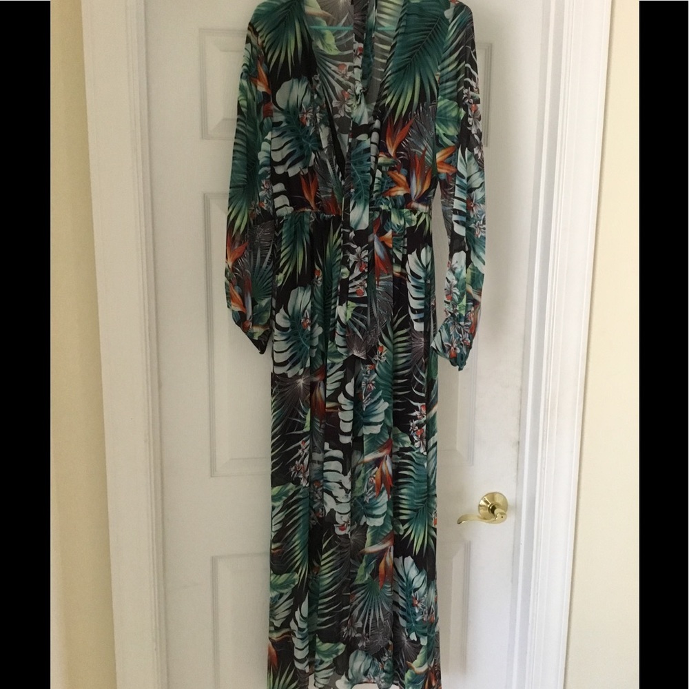 Long sleeve chiffon MAXI dress.